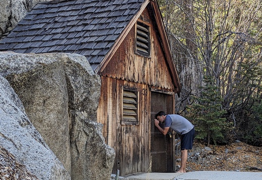 PXL 20231105 210617322 